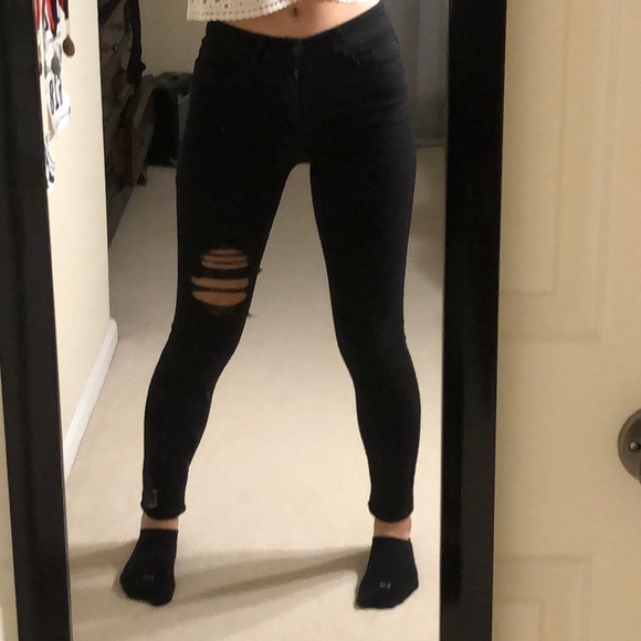 Forever 21 Denim - 💫F21 black distressed skinny jeans/jeggings